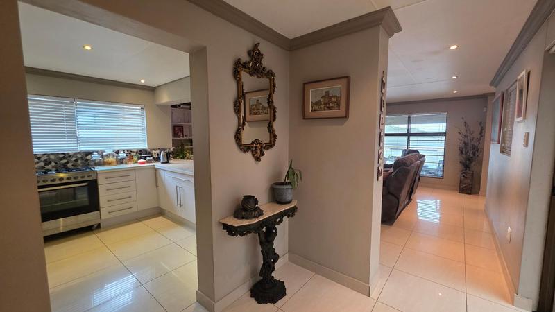 3 Bedroom Property for Sale in Reebok Western Cape